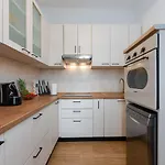 Noa Zadarvillas *