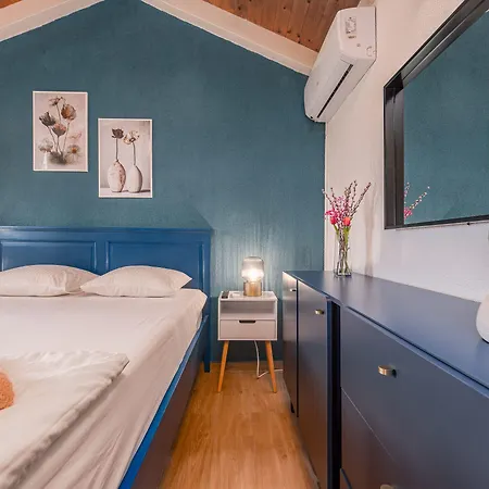 Noa Zadarvillas Vila *